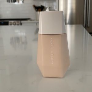 Fenty Beauty Eaze Drop Blurring Skin Tint